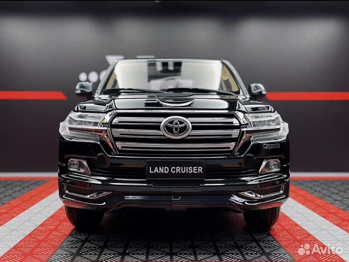Toyota Land Cruiser 200 1:18 KengFai