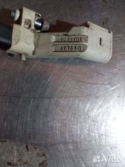 Датчик положения коленвала VW 1.4tsi