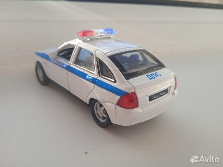 Масштабная модель лада приора welly