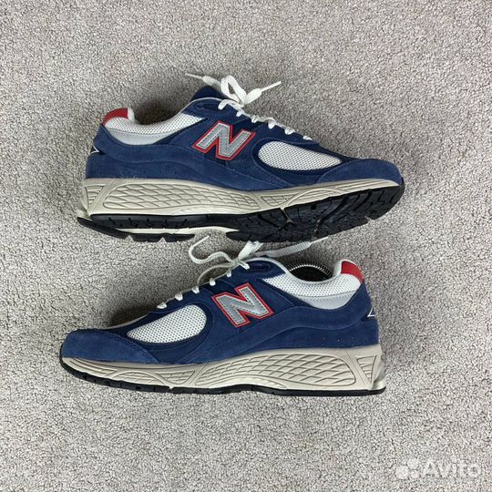 Оригинальные кроссовки New Balance 2002R 9.5US