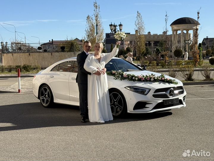 Свадебные украшения на машину