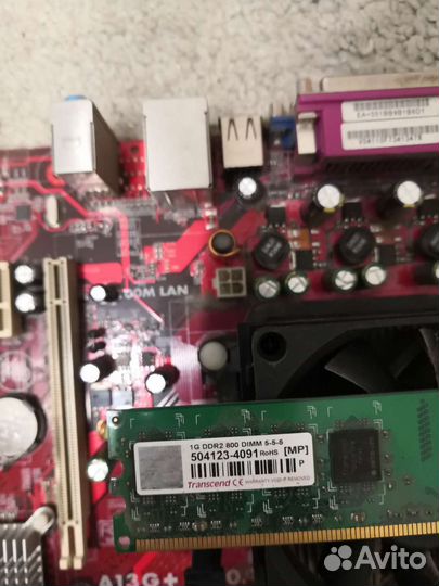 Материнская плата с процессором и памятью