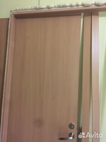Дверь входная деревянная б/у