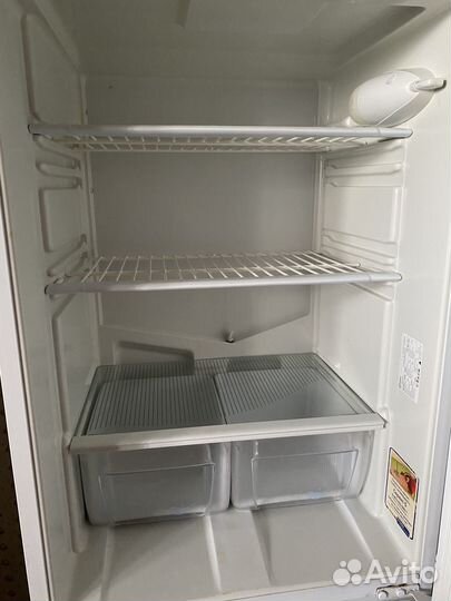 Холодильник на запчасти Indesit