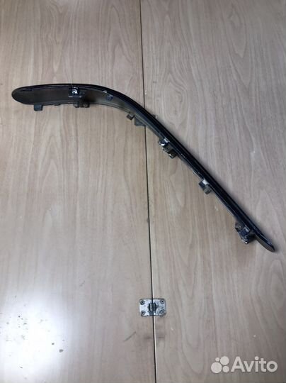 Накладка переднего бампера левая Mercedes W220