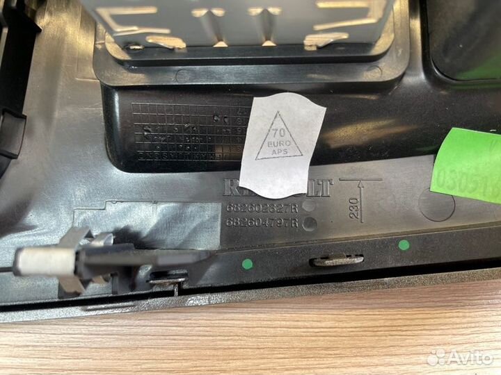 Рамка магнитолы Renault Sandero Stepway