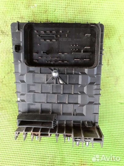 Блок предохранителей Фольксваген Гольф 5+ 1.4 16v