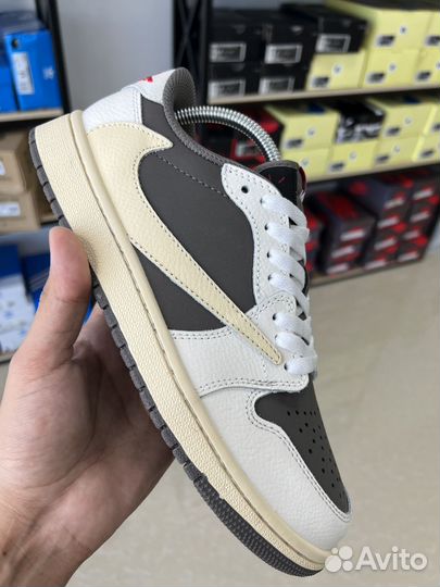 Nike Air Jordan 1 low Travis Scott