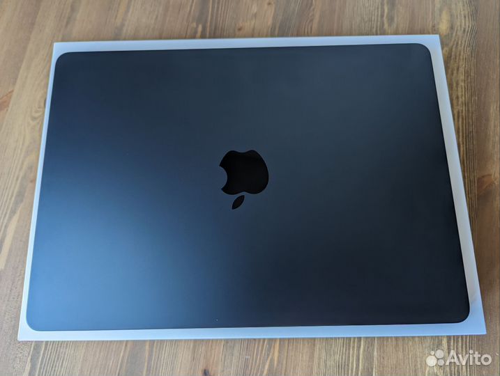Новый Macbook Air 13 2022 M2 8/256 midnight, чек