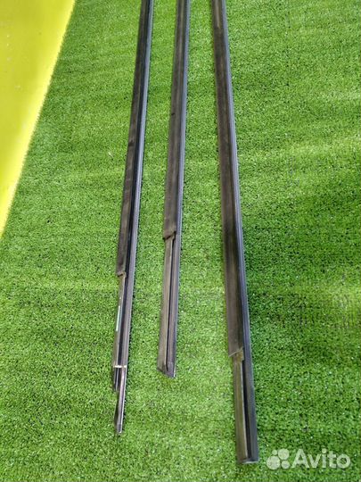 Уплотнитель двери Audi A6 (C8) 2018