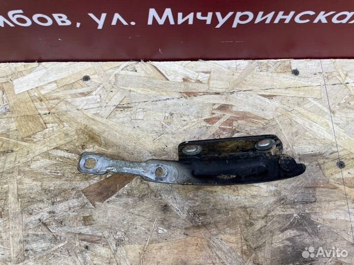 Петля капота левая Renault Duster