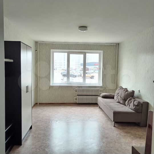 2-к. квартира, 60 м², 1/10 эт.