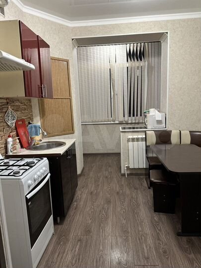 2-к. квартира, 60 м², 4/10 эт.