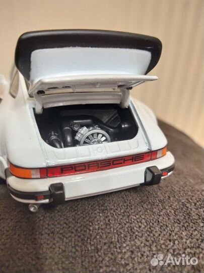 Модель Porsche 911 Turbo