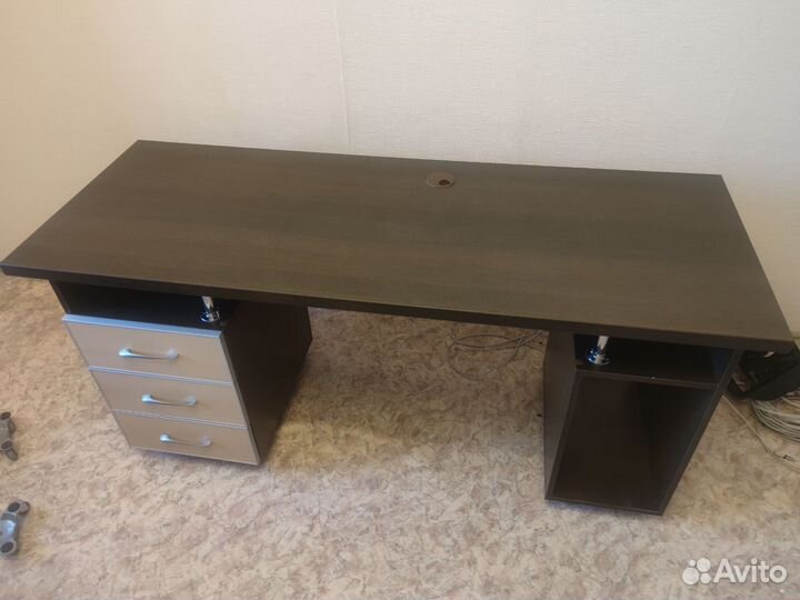 Компьютерный стол (ясень/венге)