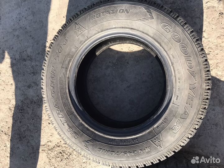 Goodyear UltraGrip 500 245/70 R16 107T