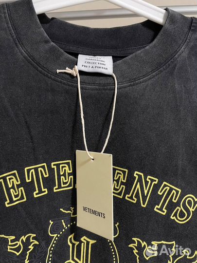 Футболка Vetements