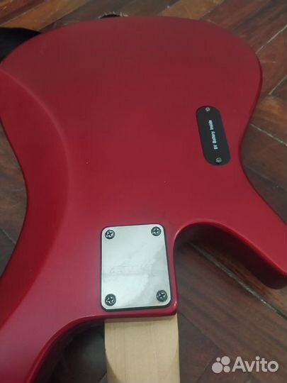 Бас-гитара Ibanez SRX400