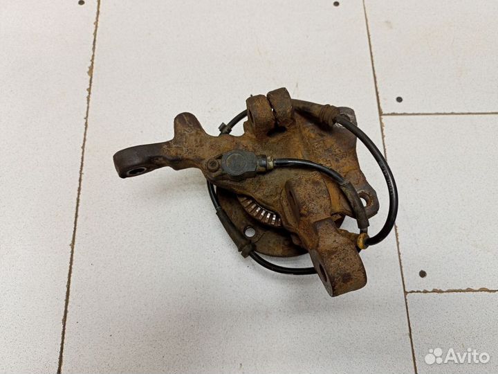 Кулак передний правый 90445667