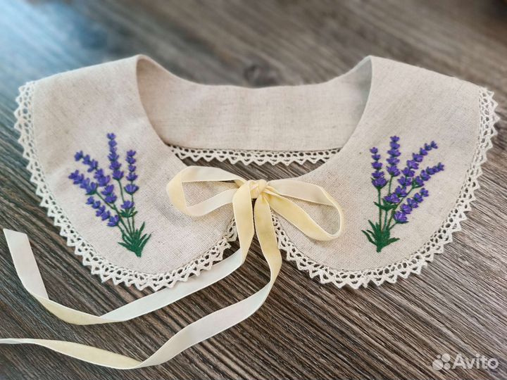 Воротничок с вышивкой