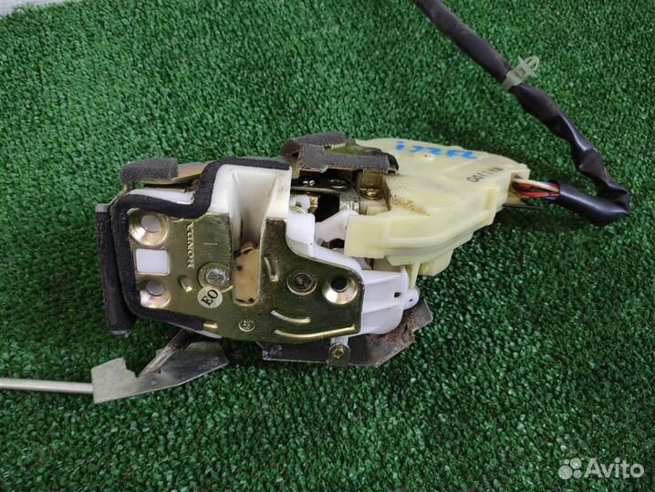 Замок двери передней левой Honda CR-V 2 (RD5) 2005