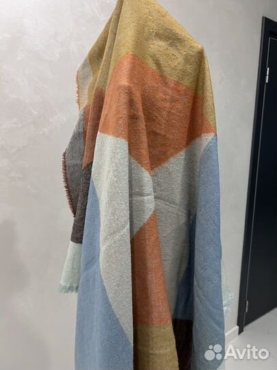 Шарфы платки палантины Zara