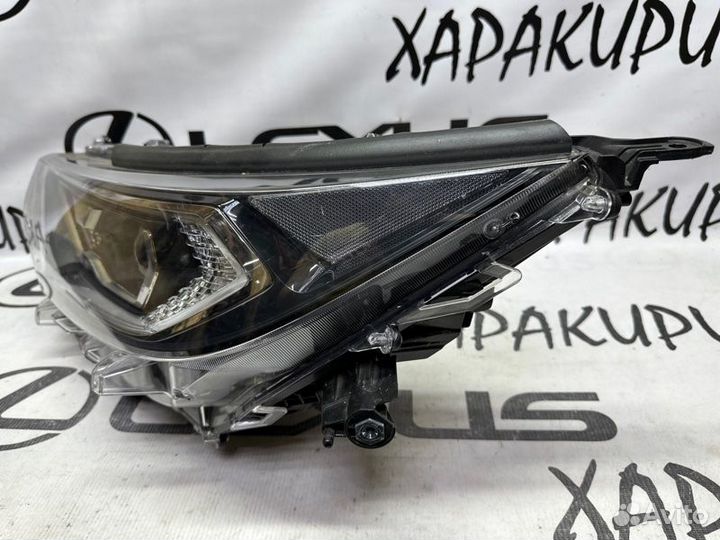 Фара передняя левая Toyota Rav4 50 2019-Н.в