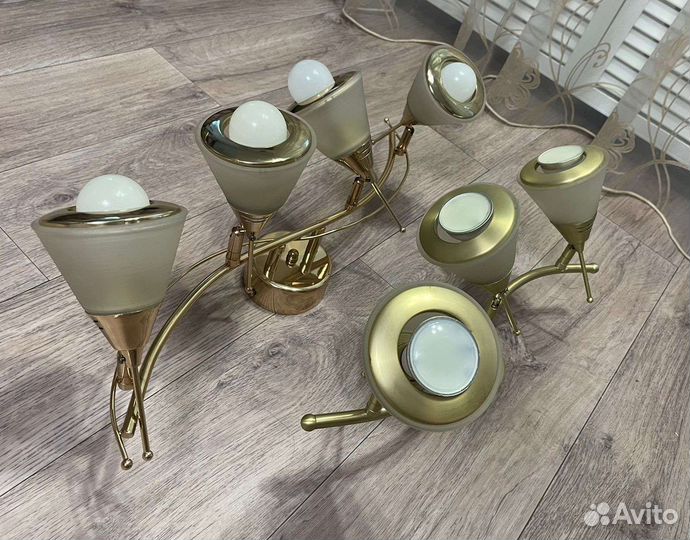 Продается люстра