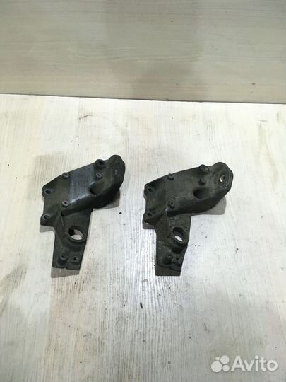 Кронштейн АКПП правый Ауди А6 С5 8D0399108E