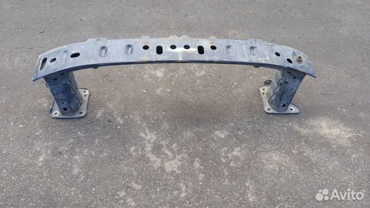 Усилитель переднего бампера Ford Focus