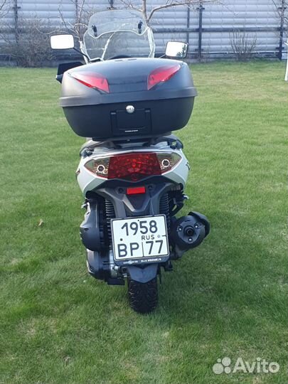 Скутер SYM Joymax 300i