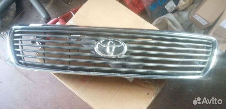 Решетка радиатора Toyota Celsior