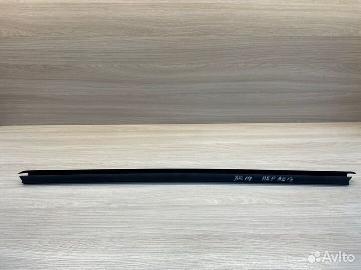 Уплотнитель стекла двери внутренний передний левый