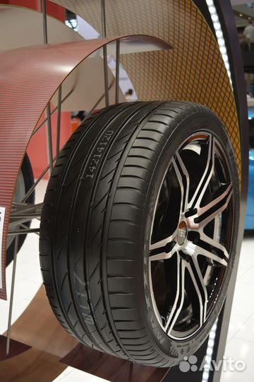 Maxxis Victra Sport SUV VS5 295/35 R21