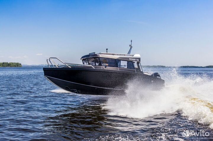 Voyager 700 с мотором