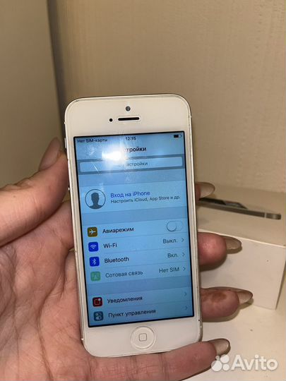 Телефон iPhone 5