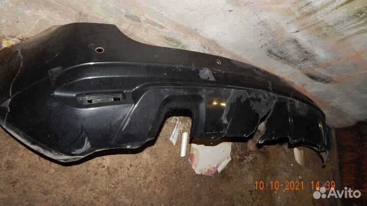 Бампер задний Рено Дастер 2013 оригинал битый