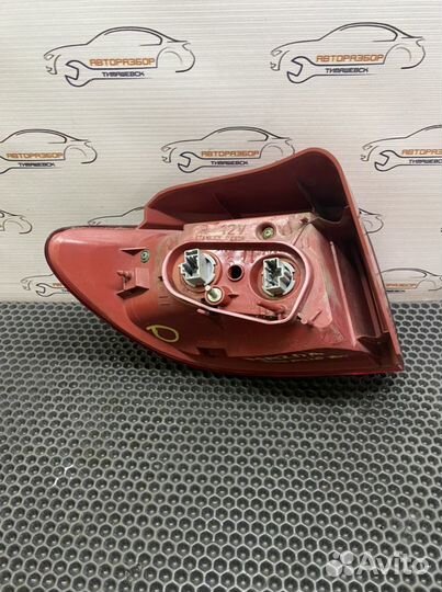 Фонарь задний правый Mazda Demio 2005-2007