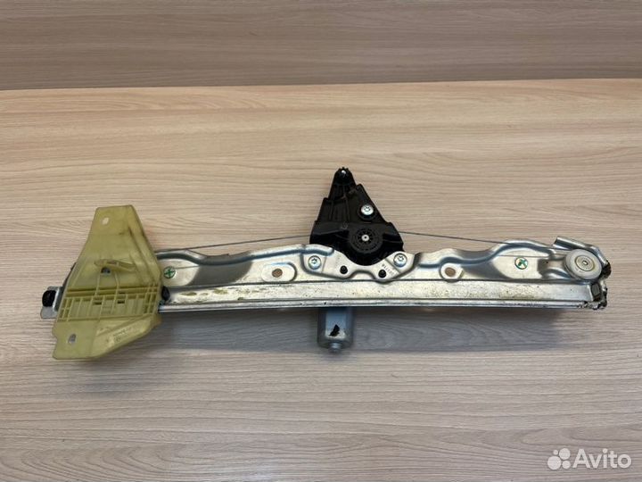 Стеклоподъемник передний правый LADA X-Ray