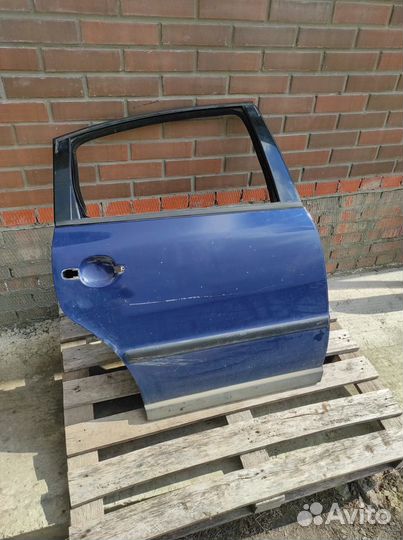 Дверь задняя правая Volkswagen Passat B5