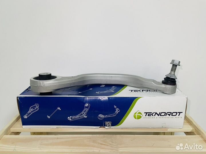 Рычаг передний, нижний Tesla Model 3