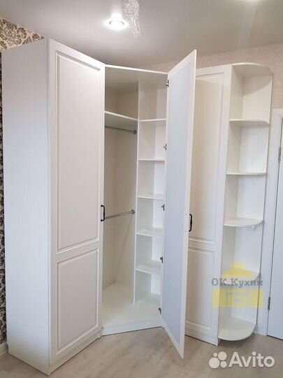 Шкаф двухстворчатый