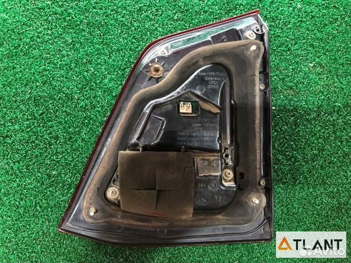 Вставка между стопов задний левый toyota land crui