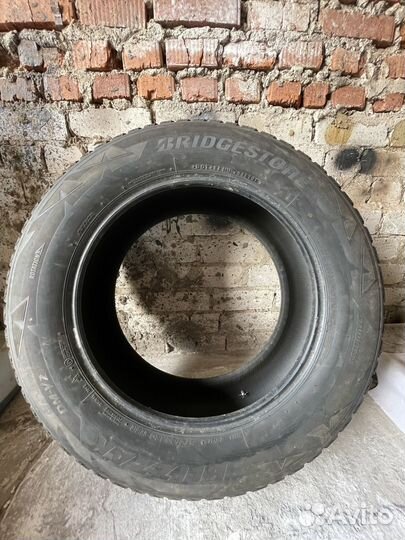 Bridgestone Blizzak DM-V2 275/60 R20 115R