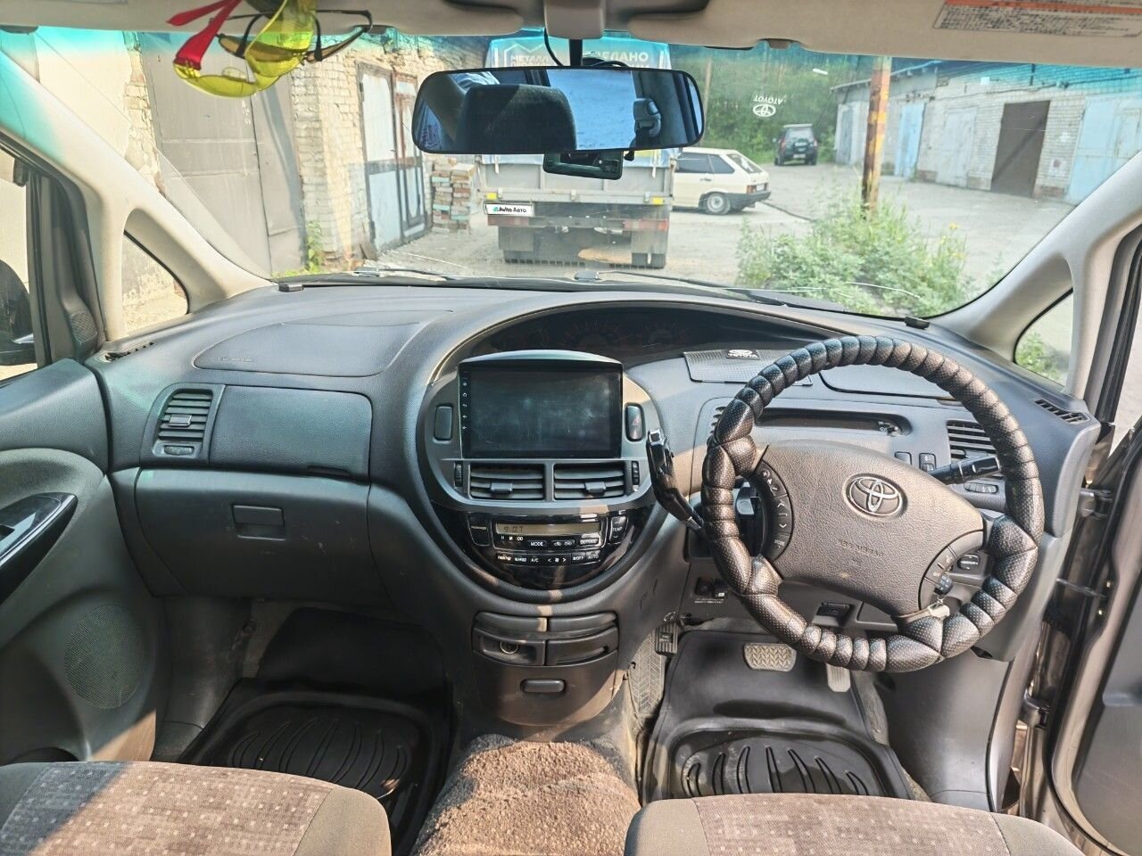 Toyota Estima: фото из отзыва