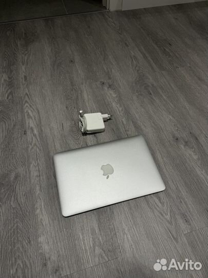 Apple MacBook Air 11 (i5, ssd)