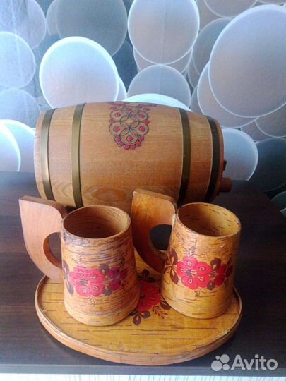 Деревянный бочонок и кружки СССР