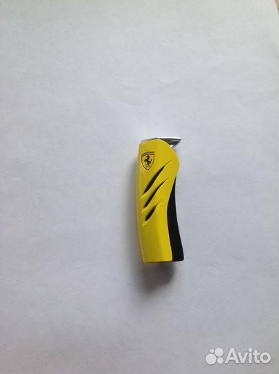 Зажигалки Ferarri многоразовые, немного потертые