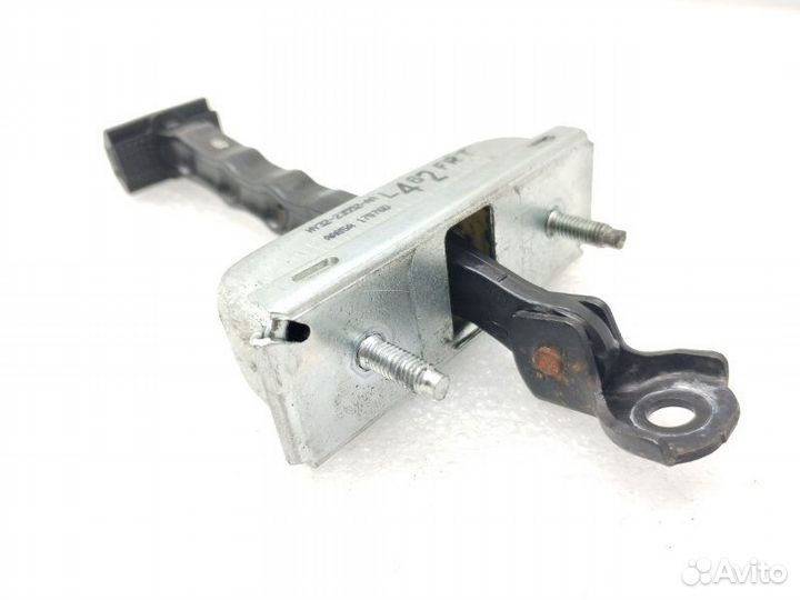 Ограничитель двери передний правый Land Rover