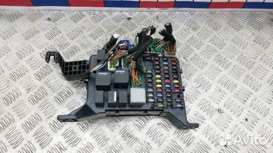 Блок предохранителей ford mondeo 3 (YBE14M101)